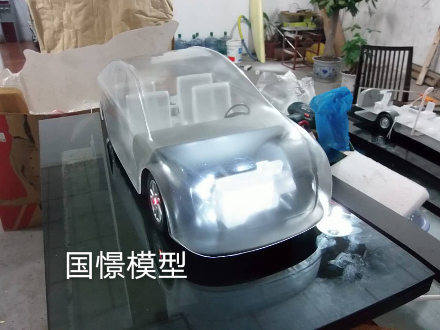 高县透明车模型